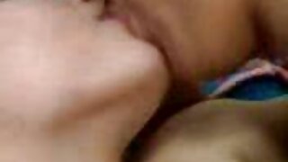 انتہائی busty سنہرے  ...