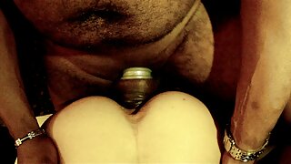 ٹارڈ سنہرے بالوں وال ...